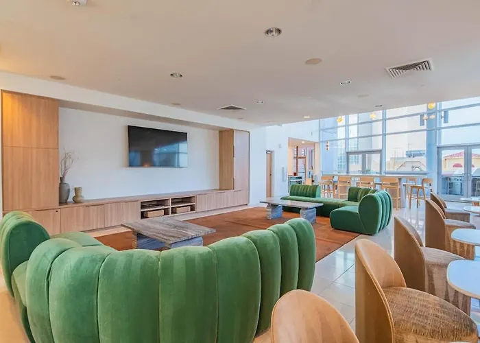 Apartment Near Asu Campus Balcony Pool Gym Wd Parking