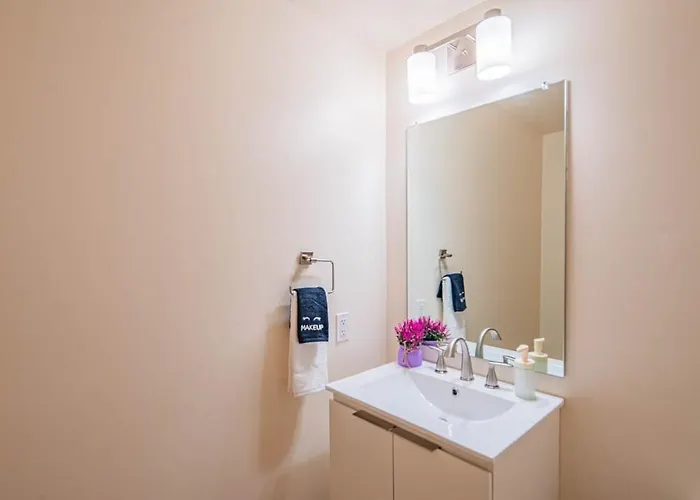 Near Asu Campus Balcony Pool Gym Wd Parking * Phoenix